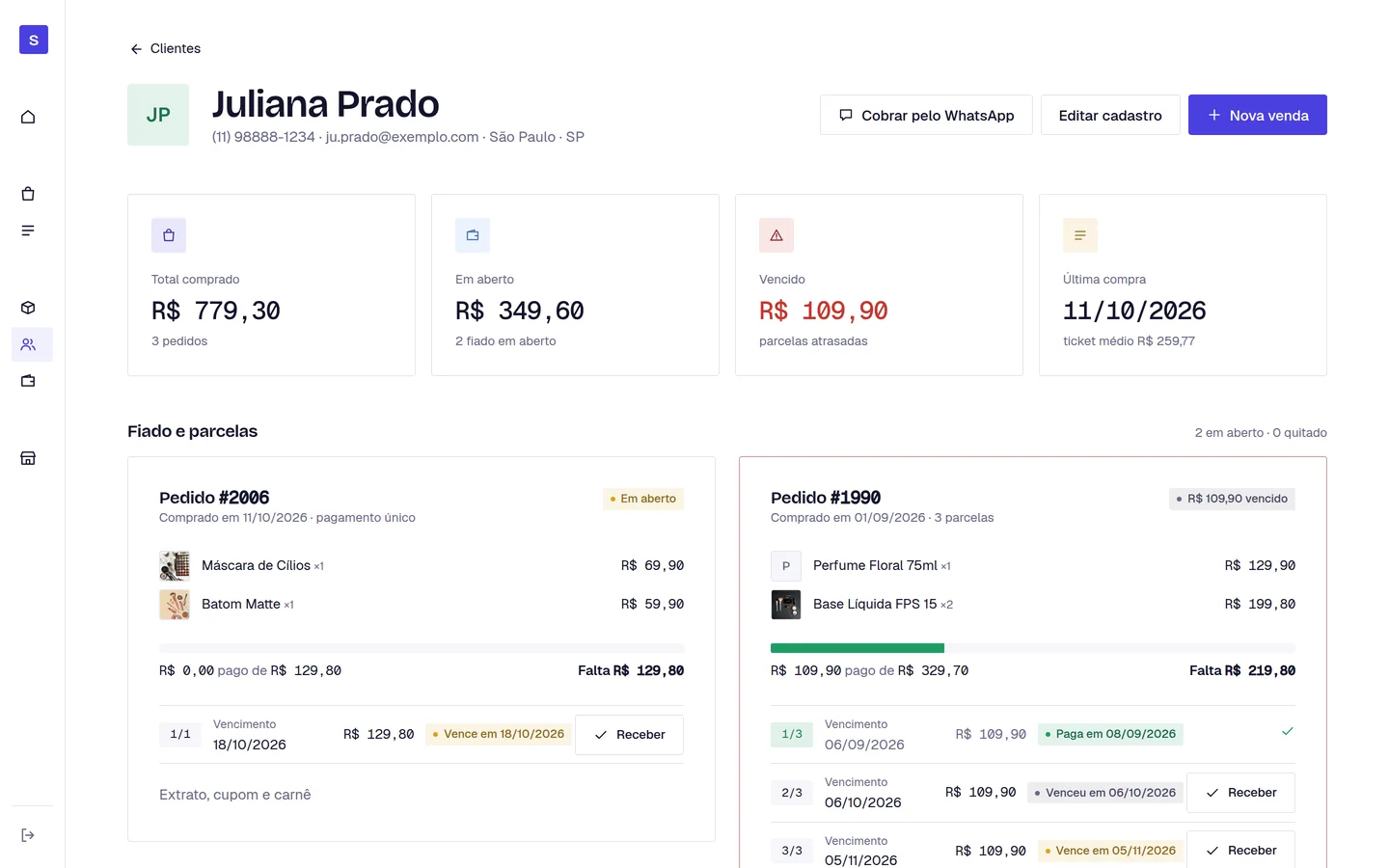 Ficha de uma cliente com um fiado em três parcelas.
